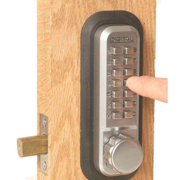 Lockey 2210